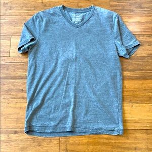 Grey v neck t-shirt